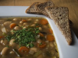 Kuchnia gdańska: zupa z białej fasoli