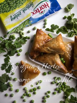 Pierożki samosa z ciasta filo