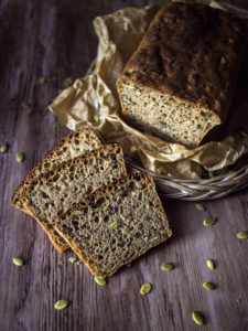Chleb pełnoziarnisty na drożdżach – przepis najprostszy